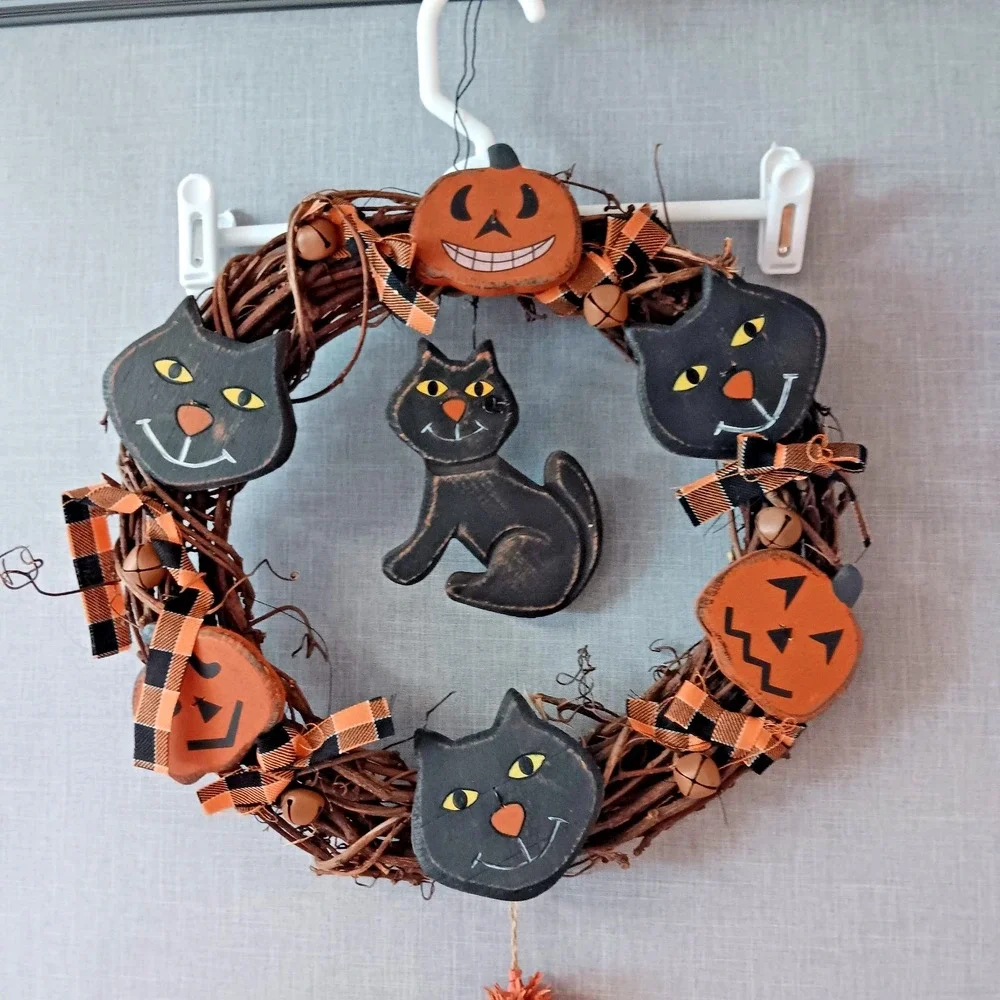 VTG Halloween Rustic Folk Art Wreath Black Cats Pumpkins Jack O Lantern Orange